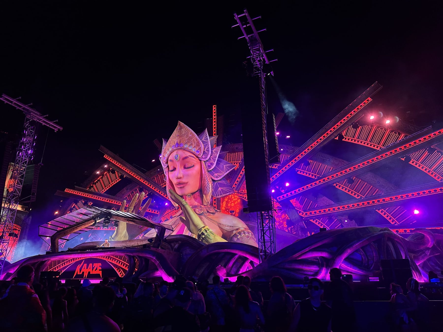 EDC Thailand 2025: A Visual Spectacle with Xeron LED Screens — installation