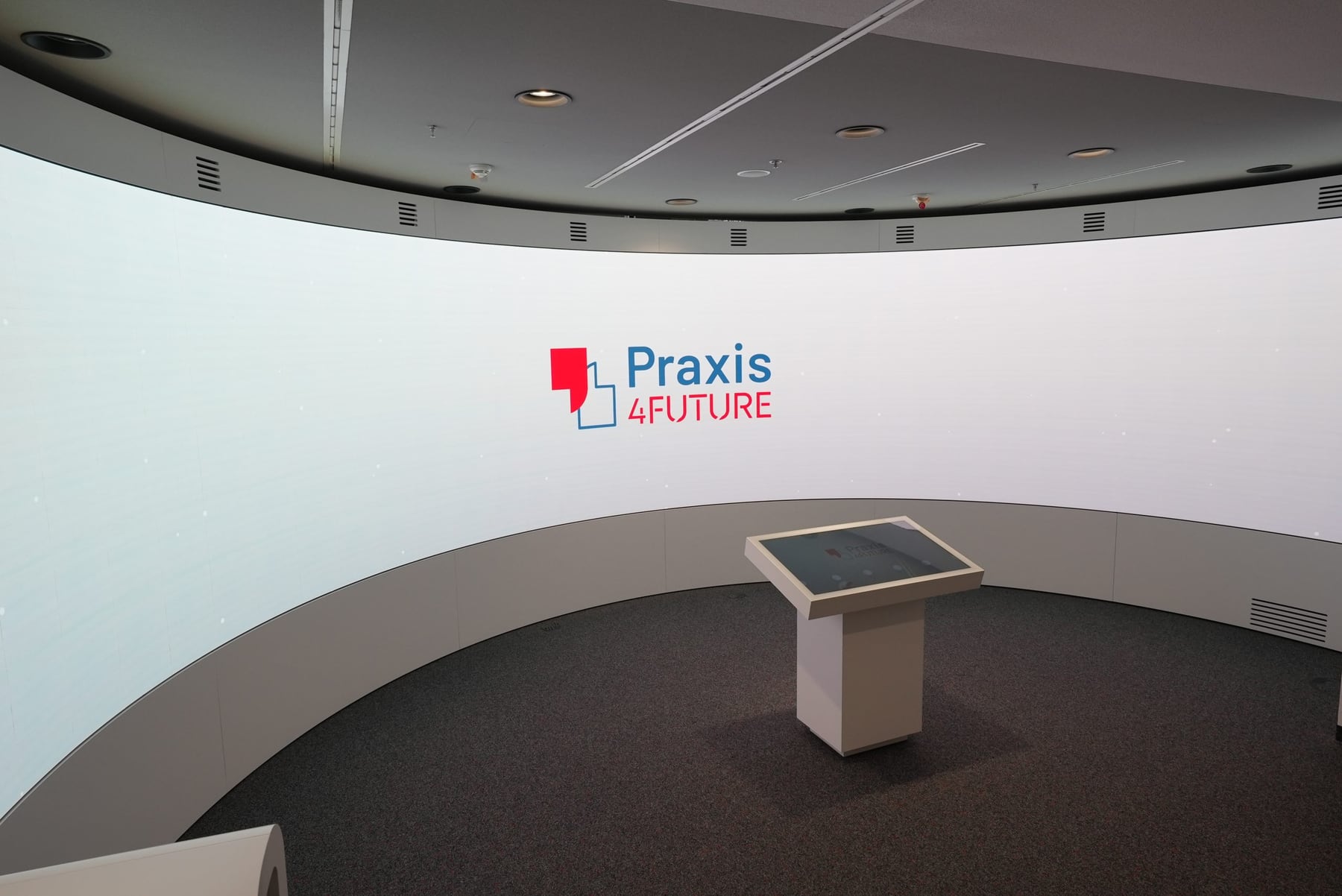 Praxis4FUTURE: Immersive LED Display Showcases Future of German Medical Practices — installation