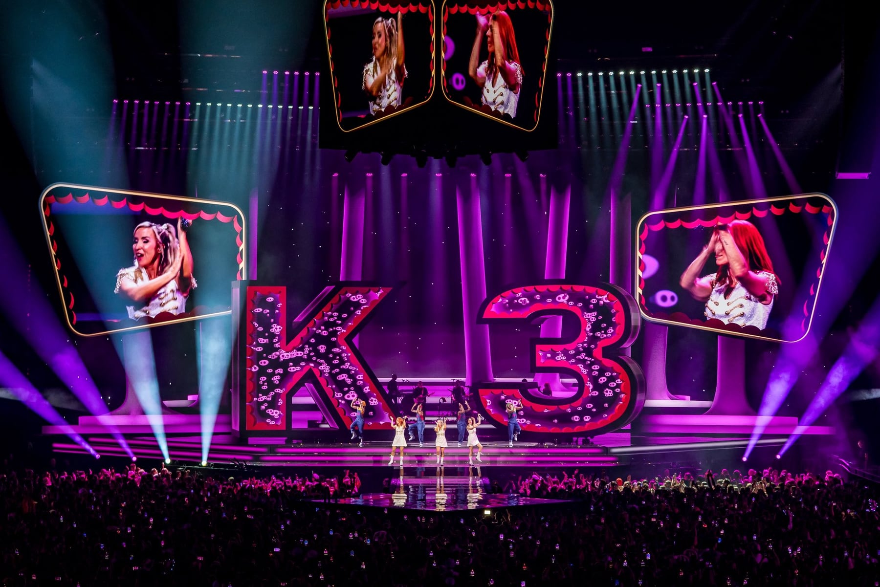 Reuniting Emotion and Engineering: The K3 Reunion Stage Story — installation