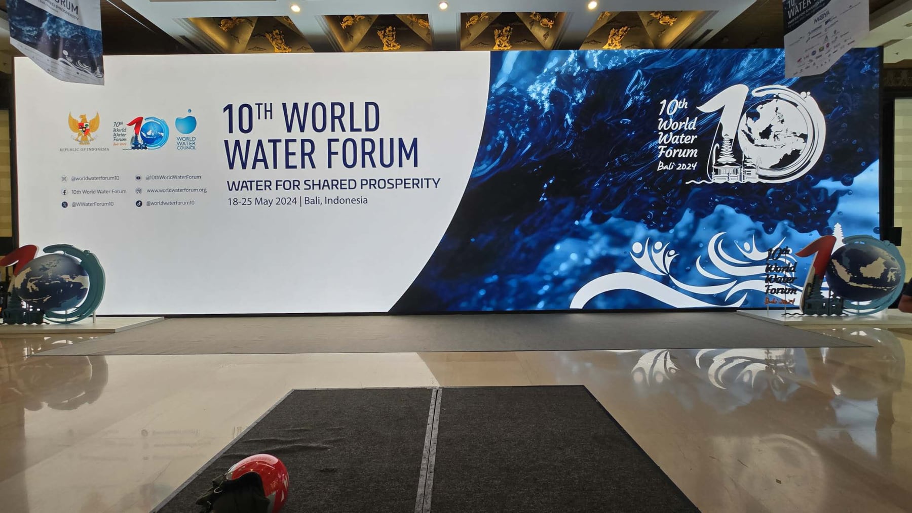 See Xeron's incredible LED displays at the 10th World Water Forum! — installation