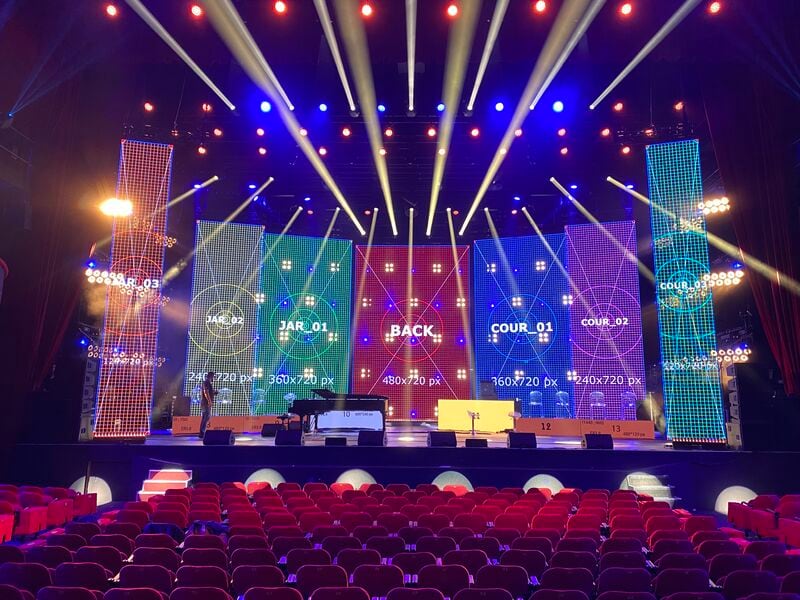 Tous Unis Pour Le Liban charity concert France — installation