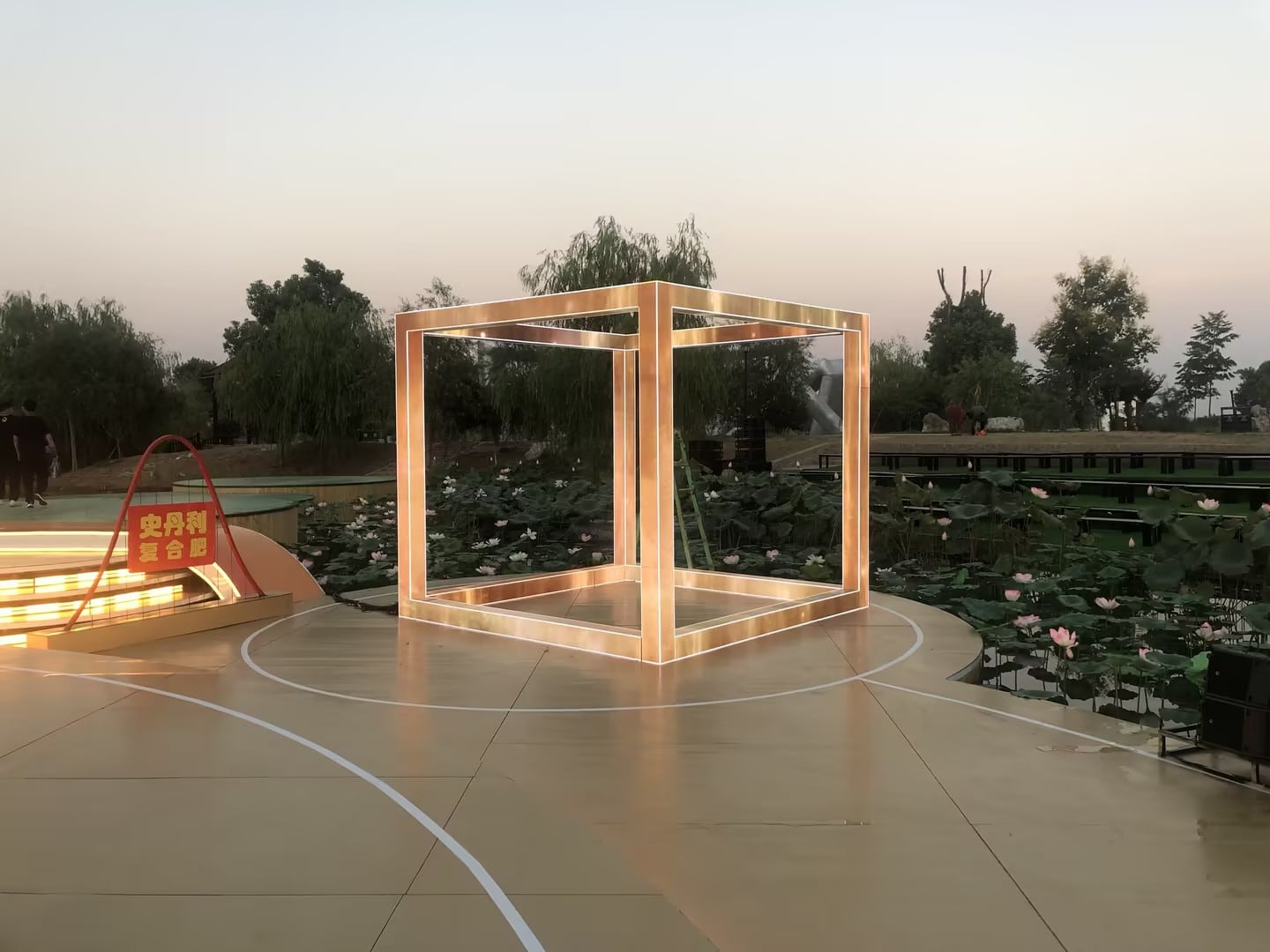 Xeron's XR Column screen at The Harvest Festival Gala of Chinese Farmers — installation